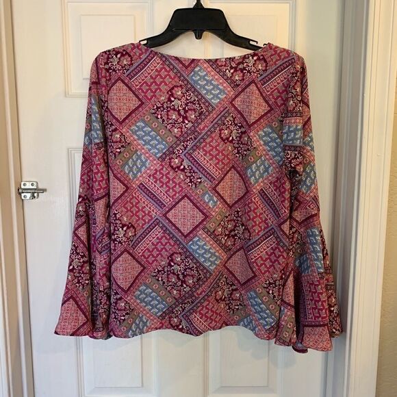 No Comment Bell Bottom Sleeve Top Size Large - Picture 5 of 6